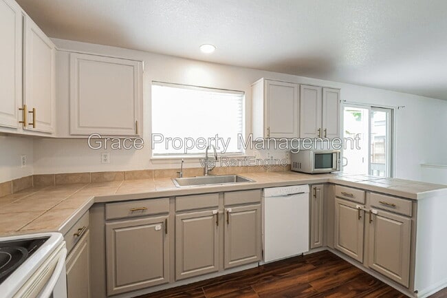 Building Photo - 13427 Dexter Way