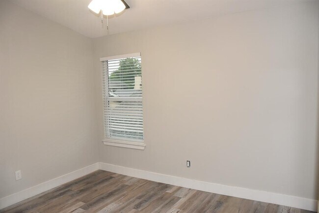 Building Photo - 1814 Rawhide Loop