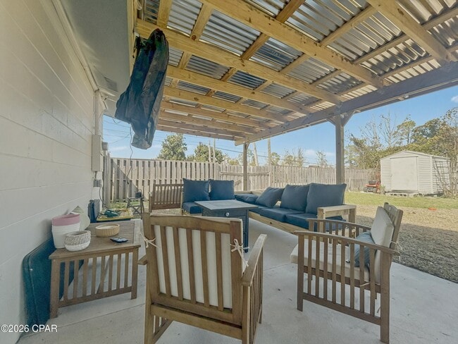 Building Photo - 412 W 18th Ct