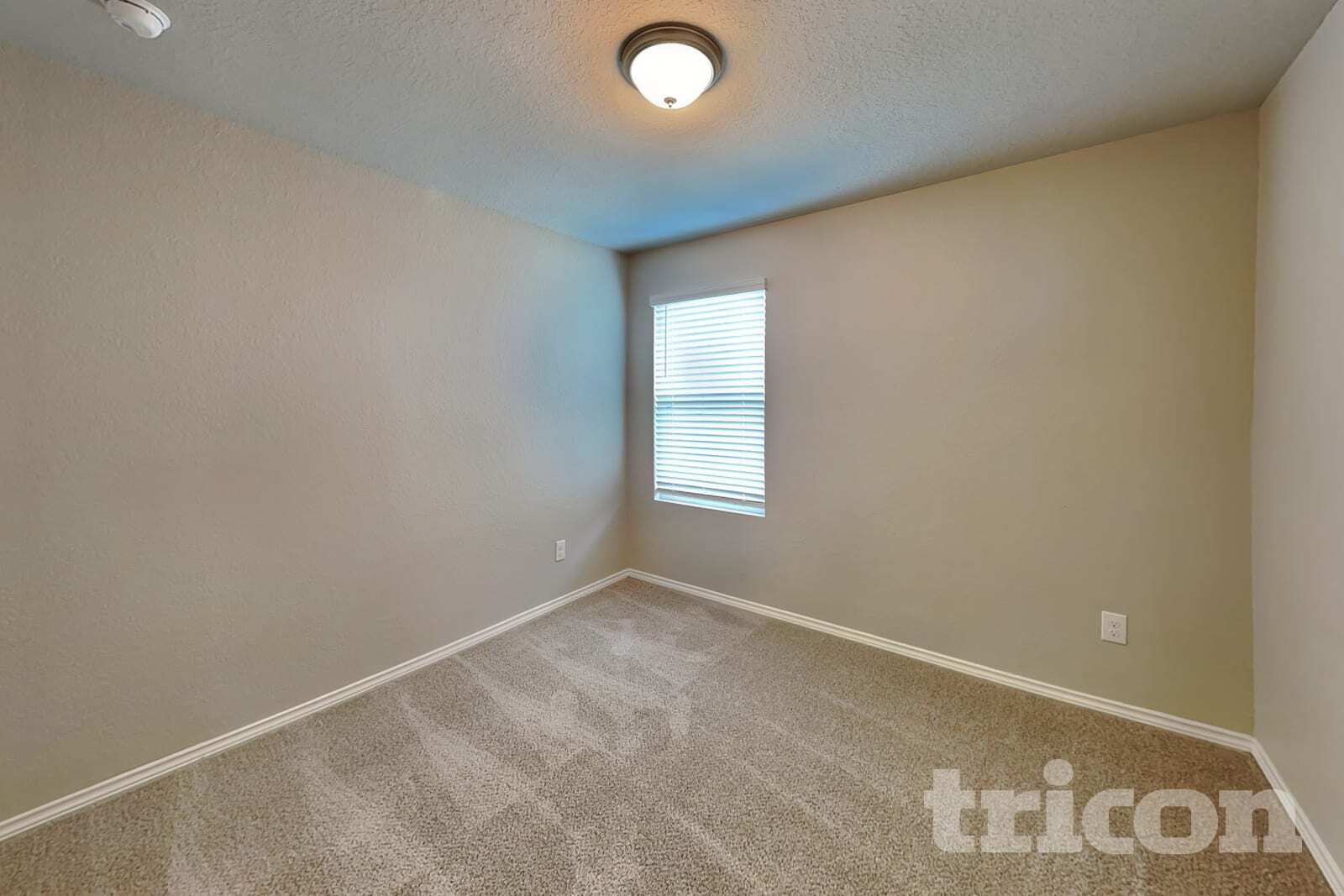 Building Photo - 421 Moonvine Way