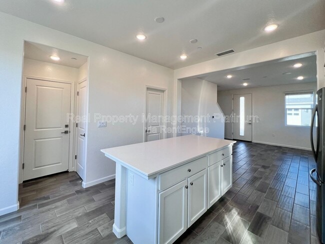 Building Photo - 1544 Farmhouse Ln