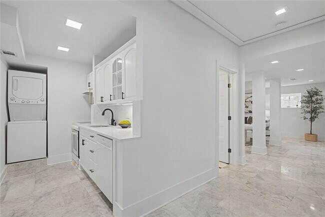Building Photo - 6260 River Overlook Dr NW