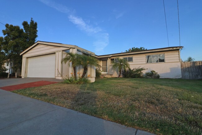 Building Photo - 3/2 house in Clairemont! Fenced in back ya...