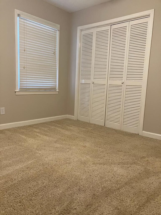 Building Photo - 3 Valleybrook Ct