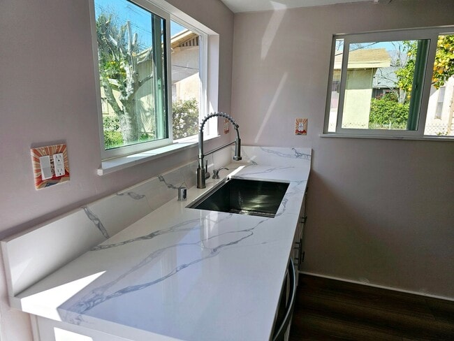 Building Photo - 63-69 S Greenwood Ave