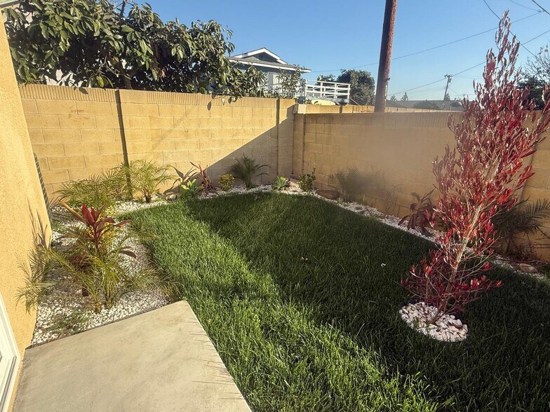 Building Photo - 16655 Markham St