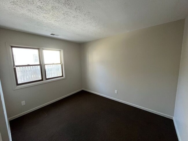 Building Photo - 107 Peck St