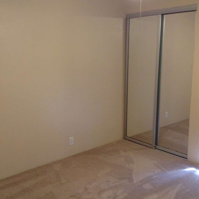 Building Photo - 2 BD / 1.5 BA Townhouse in Ewa Beach!
