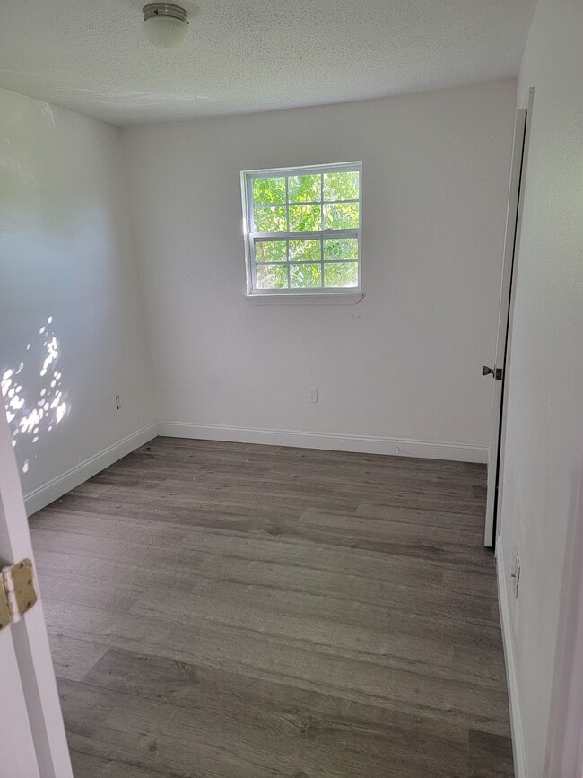 Building Photo - 1802 Jo Ann Pl