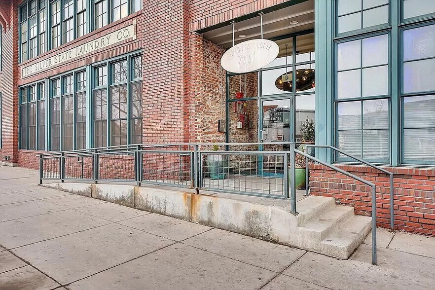 Building Photo - 2441 N Broadway