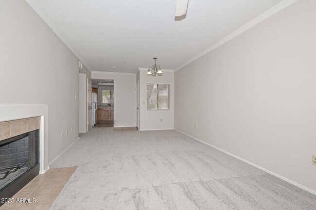 Building Photo - 750 E Northern Ave