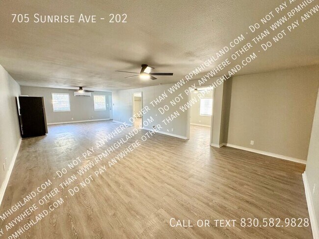 Building Photo - 705 Sunrise Ave