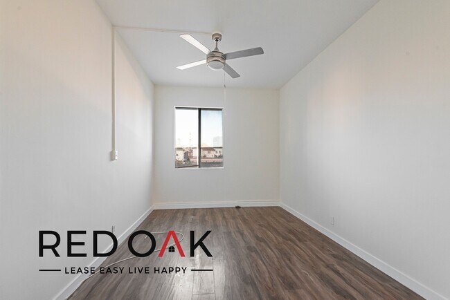 Building Photo - Fabulous One Bedroom with High Ceilings, L...