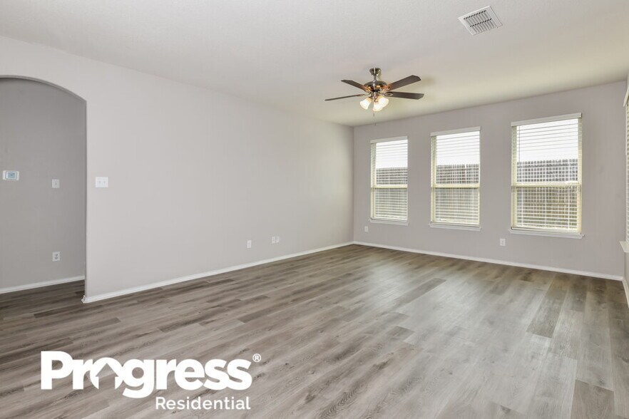 Building Photo - 8225 Spruce Meadows Dr