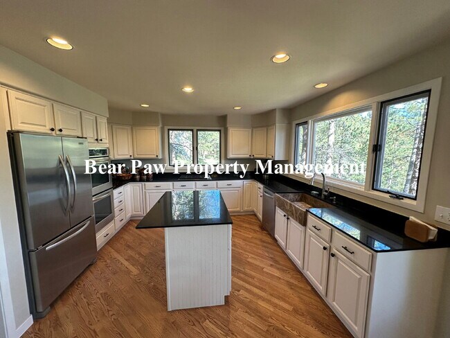 Building Photo - New Lower Price on this Magnificent Home in The Ridge!!