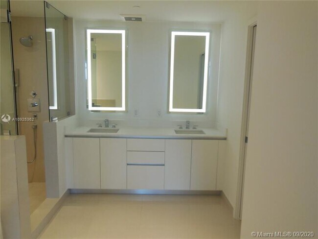 Building Photo - 2101 S Surf Rd