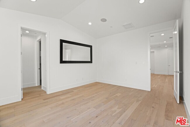 Building Photo - 744 N Almar Ave