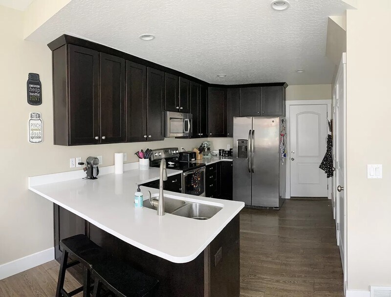 Building Photo - 3222 Manor View Dr