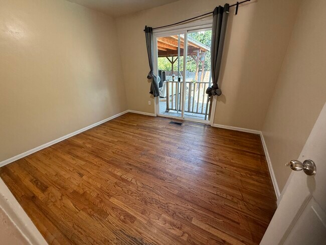 Building Photo - 5430 Mary Lane Dr