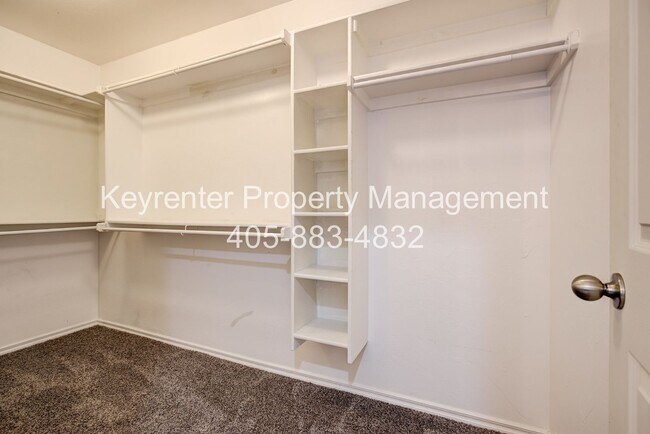 Building Photo - Spacious 4-Bedroom Home with Modern Upgrades & Prime Location