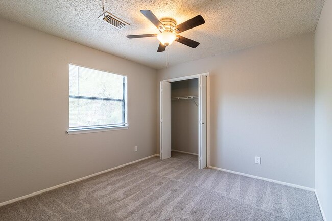 Building Photo - 2906 Jadewood Ct