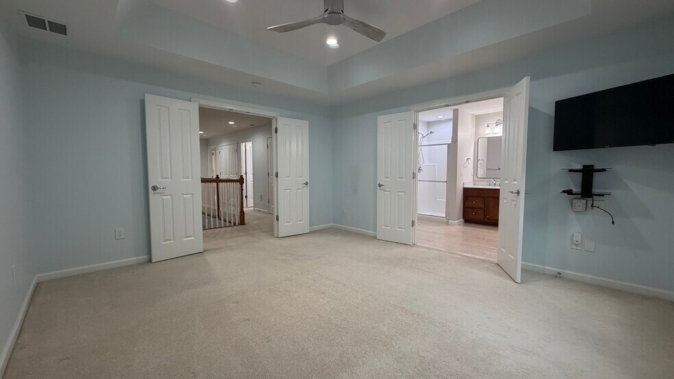 Building Photo - 281 Sterling Dr