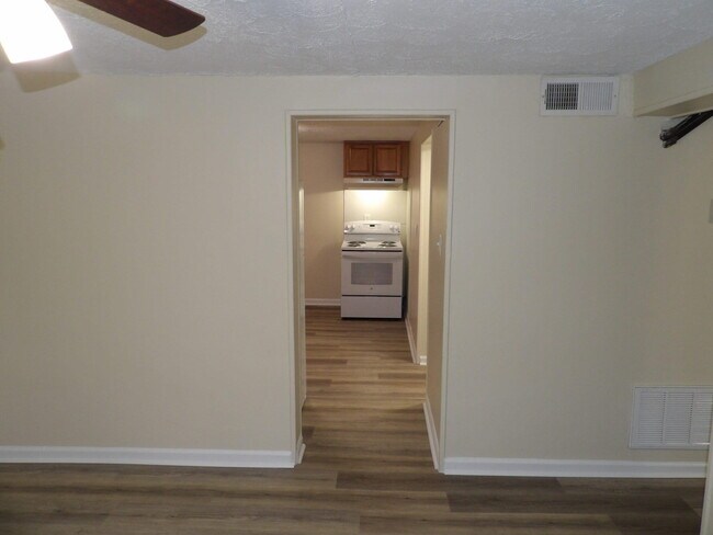 Building Photo - 307 Henry St