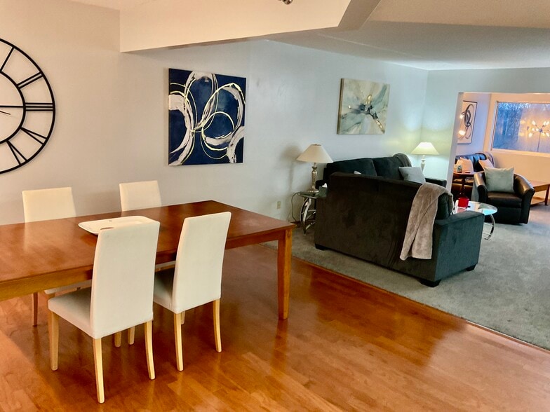 Building Photo - 2100 Valkyrie Dr NW