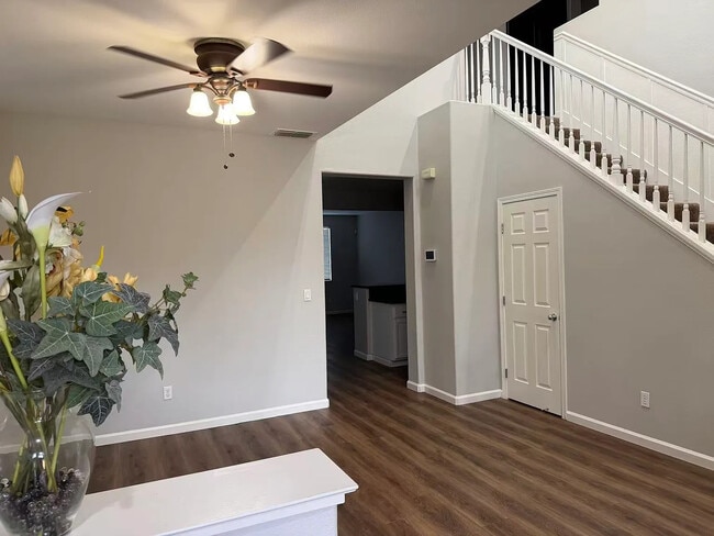 Building Photo - 2161 Tennis Ln