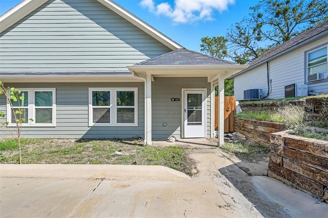 Building Photo - 419 E Elm St