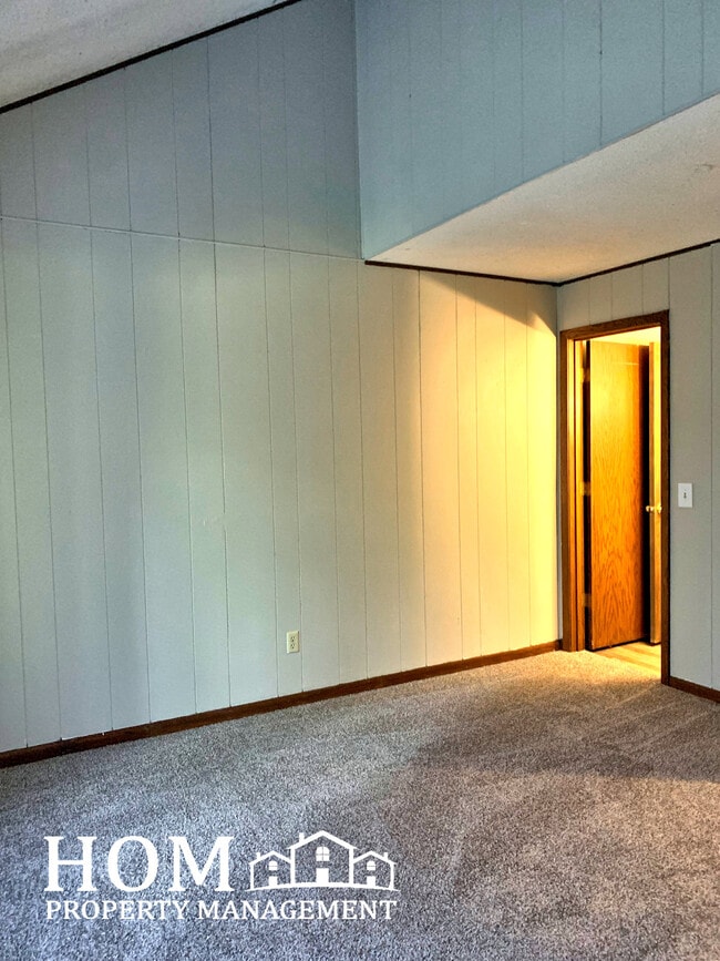 Building Photo - 25 Camelot Ln