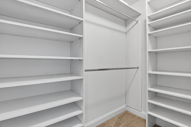 Building Photo - 23 Swanton Ln