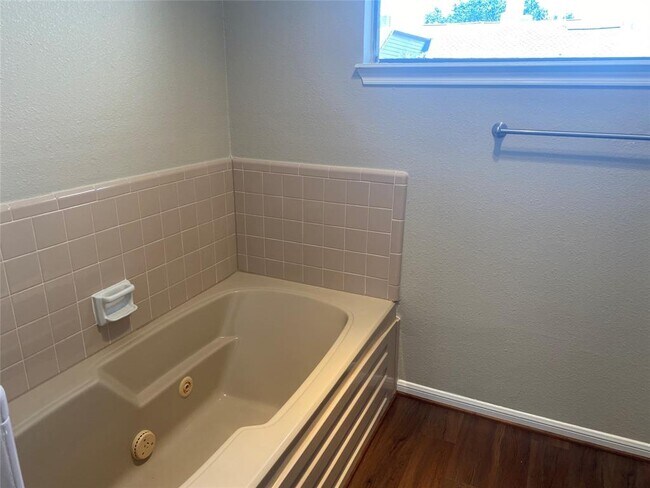 Building Photo - 7447 Cambridge St