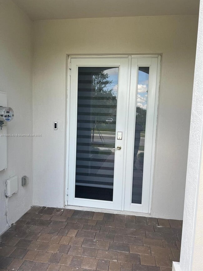 Building Photo - 26413 SW 149th Ave