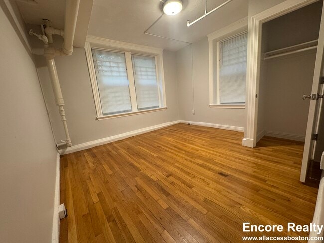 Building Photo - 1450 Commonwealth Ave