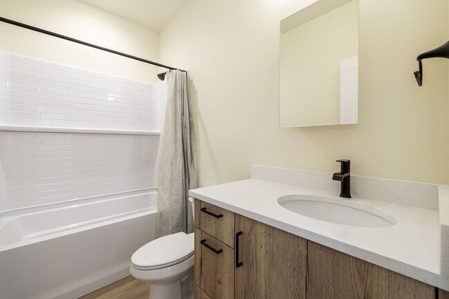 Building Photo - 2-bedroom, 2.5-bathroom apartment built in 2024