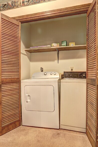 Building Photo - 503 Fayetteville Rd