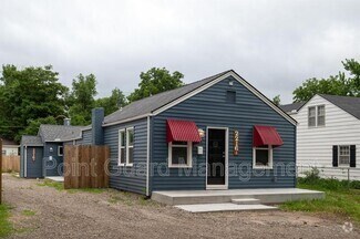 Building Photo - 2216 Topeka St