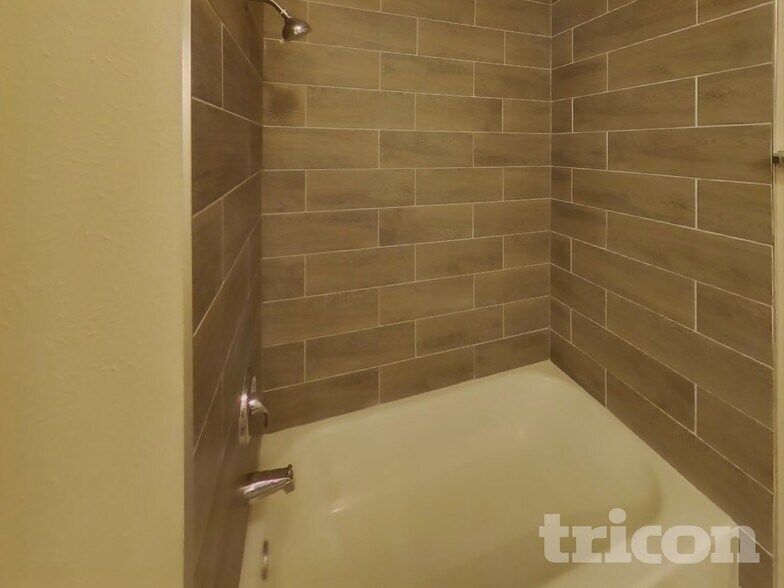 Building Photo - 1016 Kay Lynn St