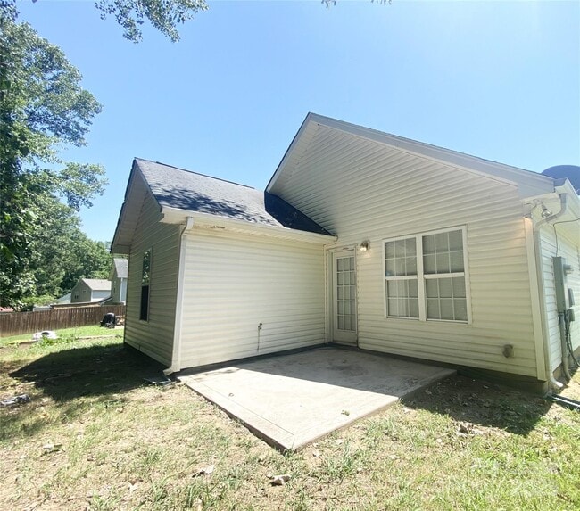 Building Photo - 5522 Stone Bluff Ct