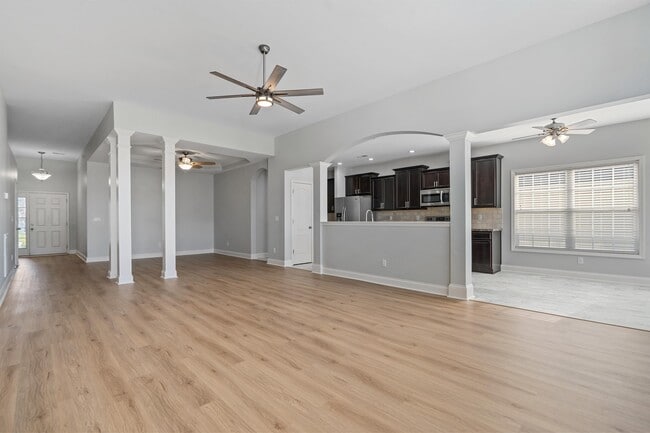 Building Photo - 657 Cielo Vista Rd