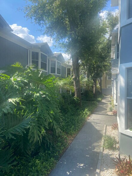 Building Photo - 315 S Edison Ave