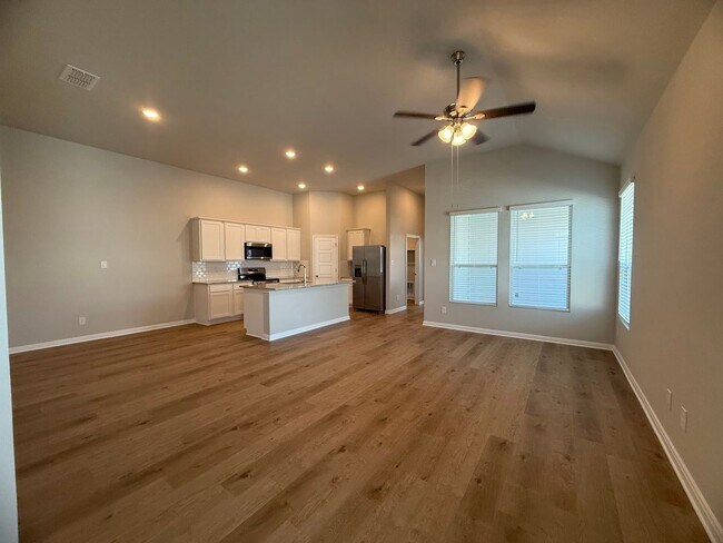 Building Photo - Come and See for Yourself Why Emma Park is...