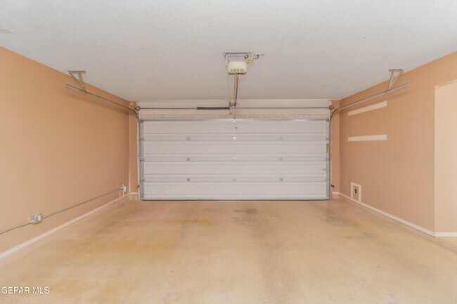 Building Photo - 12865 Little Misty Ln