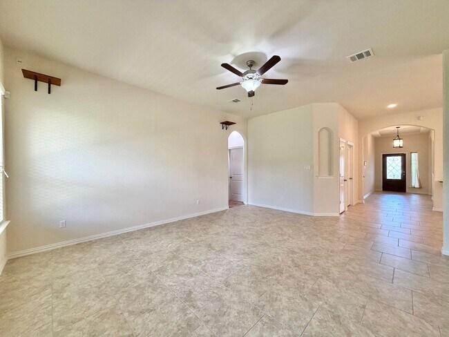 Building Photo - 908 Arvada Dr