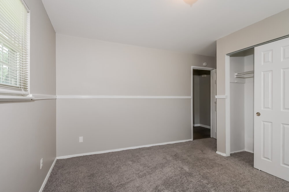 Building Photo - 2325 Flamingo Dr