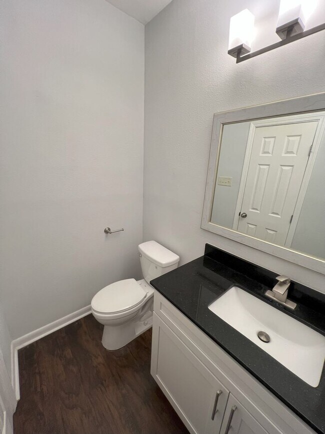 Building Photo - Newly remodeled, 4 bedroom, 2.5 bathroom home in Baton Rouge, LA