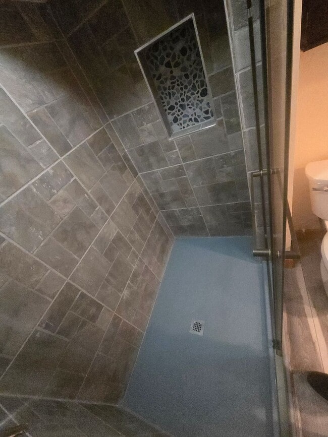 Building Photo - 229 Crestwood Ct