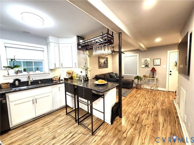 Building Photo - 501 Pelham Dr