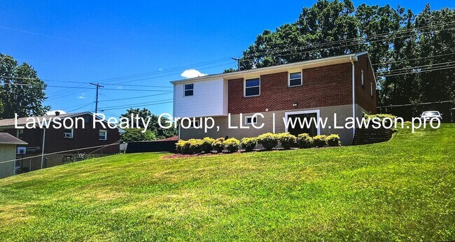 Building Photo - Very Nice Updated Ranch in Salem (Glenvar ...